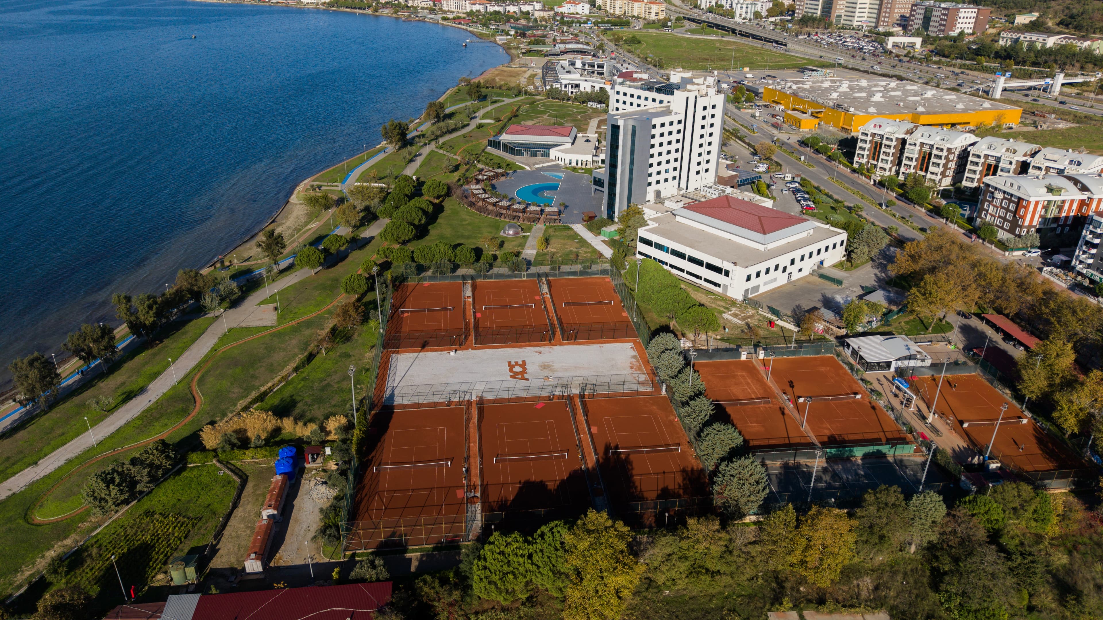 Ace Tenis Kulübü - Banner 2